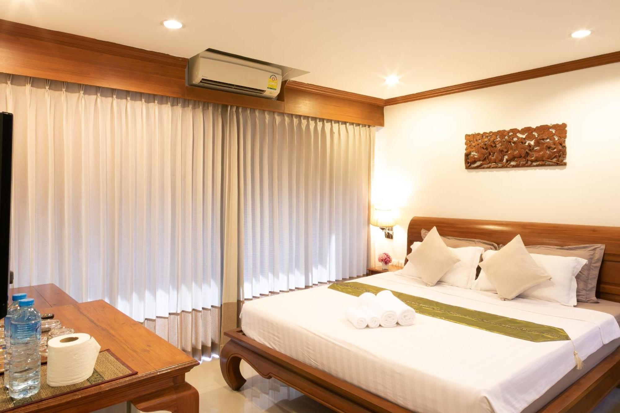 Best Venue Hotel Patong Exterior photo